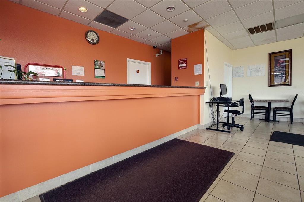 Americas Best Value Inn And Suites Грийнууд Интериор снимка